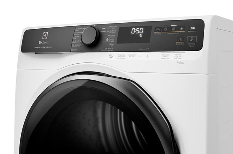 Máy sấy bơm nhiệt Electrolux 9 kg EDH903R7WC - Bảng điều khiển hiện đại
