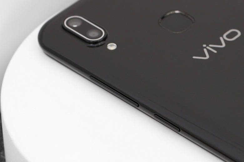 camera-điện thoại Vivo Y93 3GB/32GB Đen