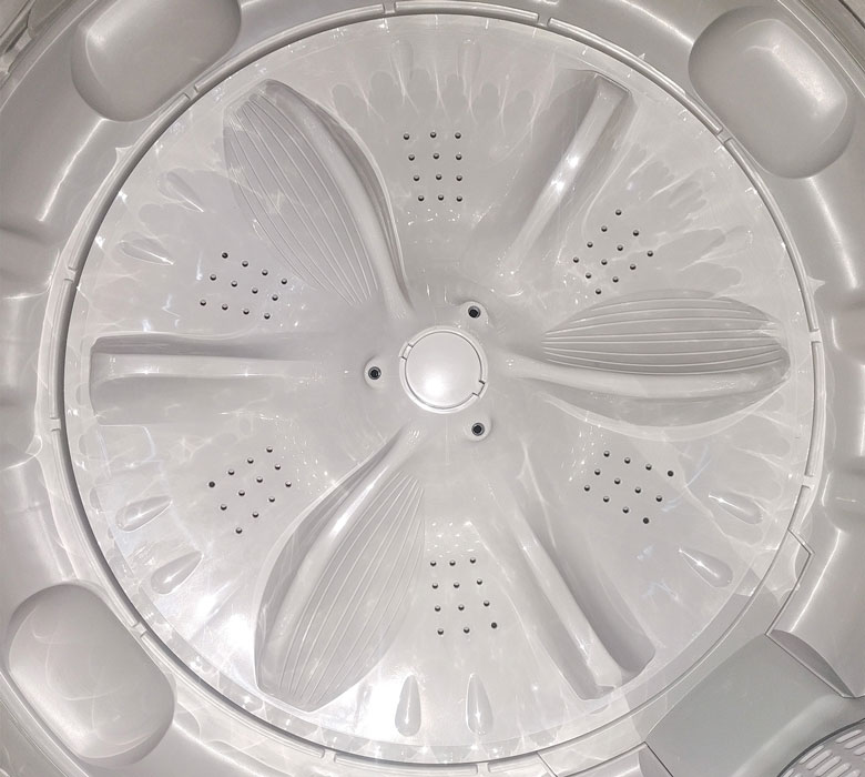 Máy giặt Funiki với mâm giặt 6 cánh đánh bật vết bẩn