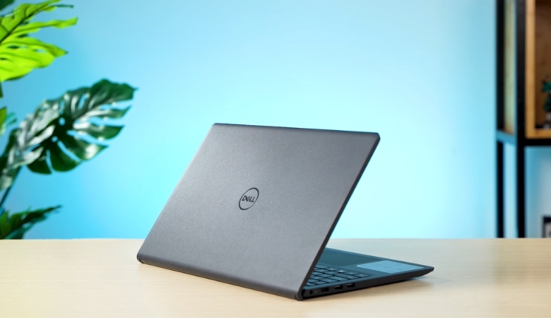Laptop Dell được bảo hành 12 tháng