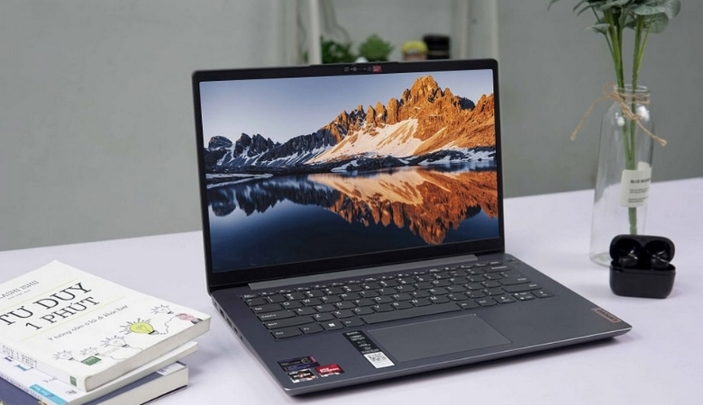 Laptop Lenovo được bảo hành 24 - 36 tháng tuỳ theo model