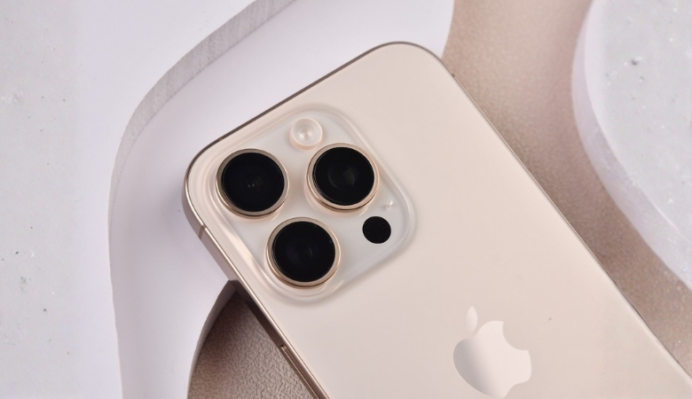 Điện thoại iPhone được bảo hành chính hãng 12 tháng